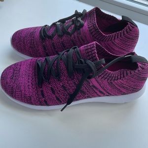 Women’s daily wear shoes size 9.5